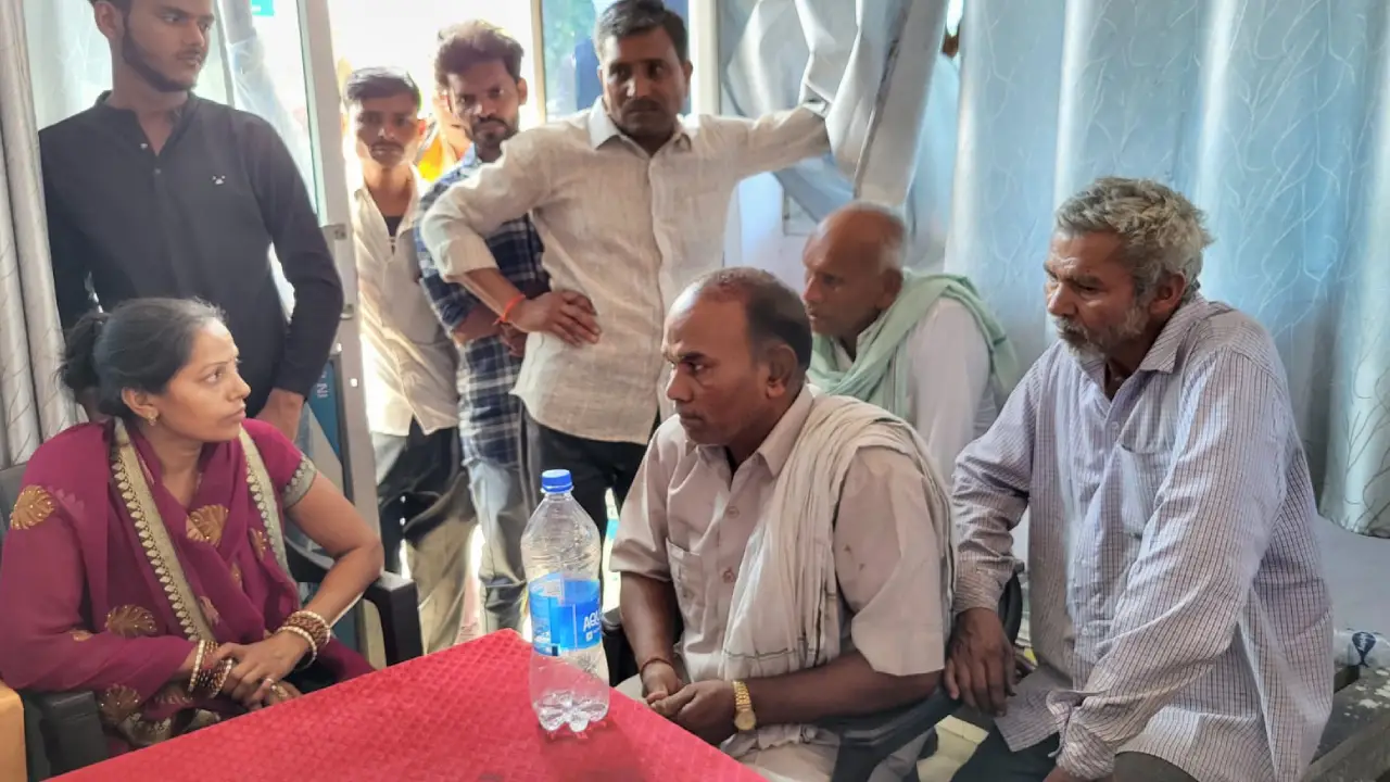 Fatehpur News Today; थाने में बैठे दुल्हन के परिजन , Source; bahkahi